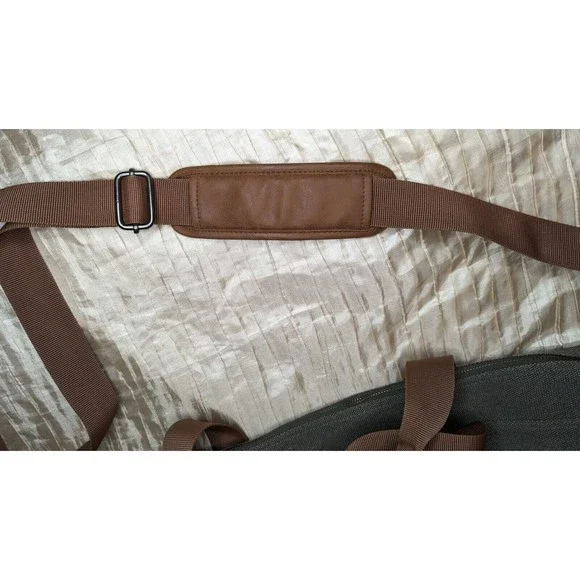 BUFFALO DAVID BITTON DUFFLE BAG, Large, Green With Leather Bottom and handles. - Picture 13 of 13